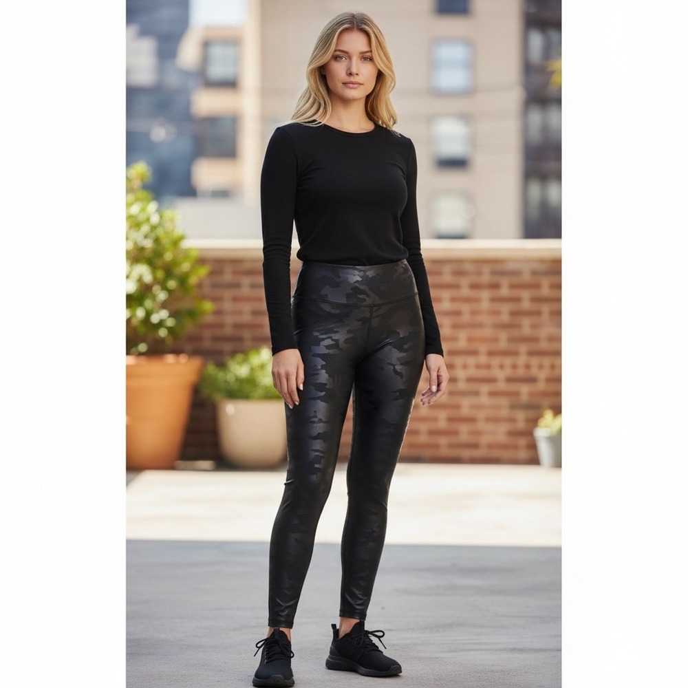 Spanx Black Faux Leather Camo High Rise Shaping Leggings Gymcore Gorpcore Edgy M